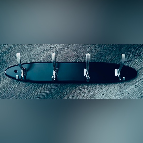 Key Utensil Towel Black Wall Hanger Holder With Silver Tone Hooks Hardware New - Picture 2 of 4